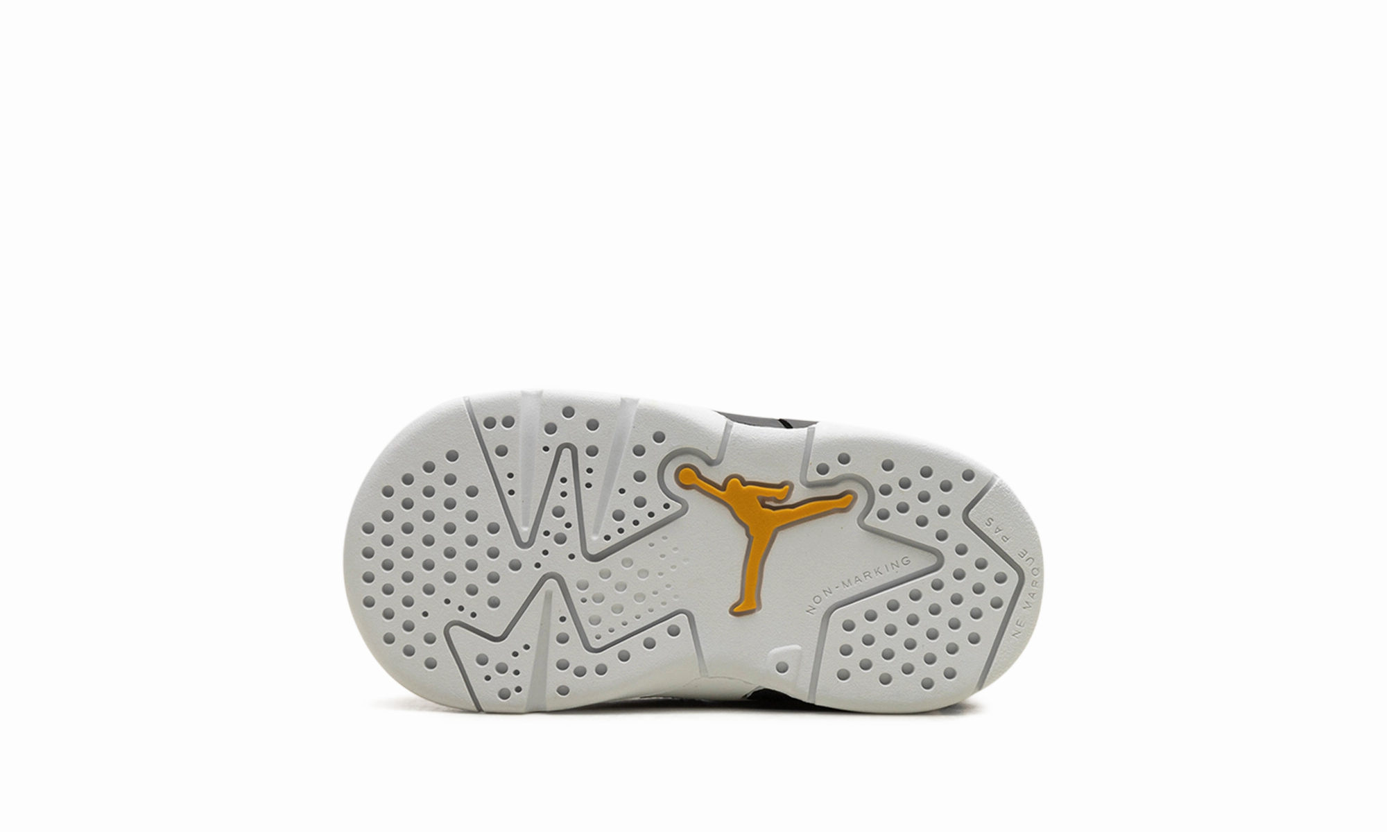 AIR JORDAN 6 RETRO TD "YELLOW OCHRE" running in a suspension bridge area shoes active - living