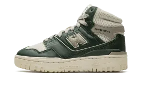 Multi - surface running in a tram station area shoes 650R "Aim Leon Dore - Green"