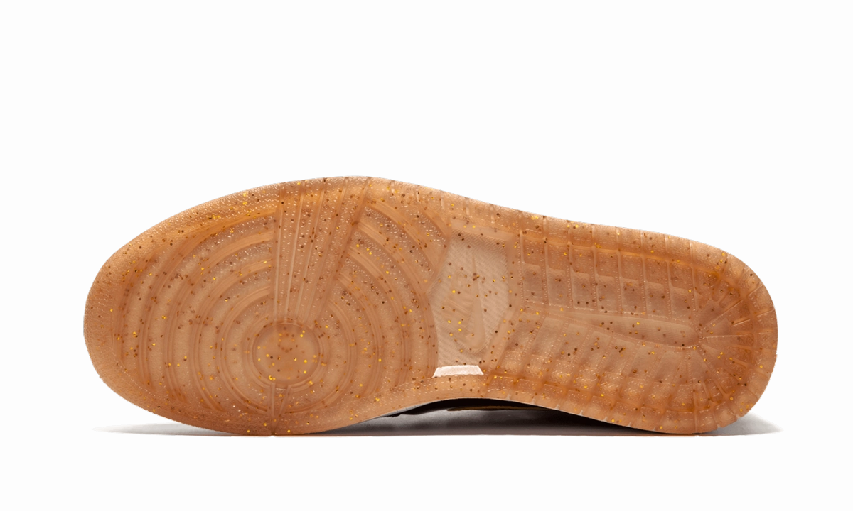 Air Jordan 1 Retro High OG "Black/Metallic Gold" Modern Cushioning Speed Movement