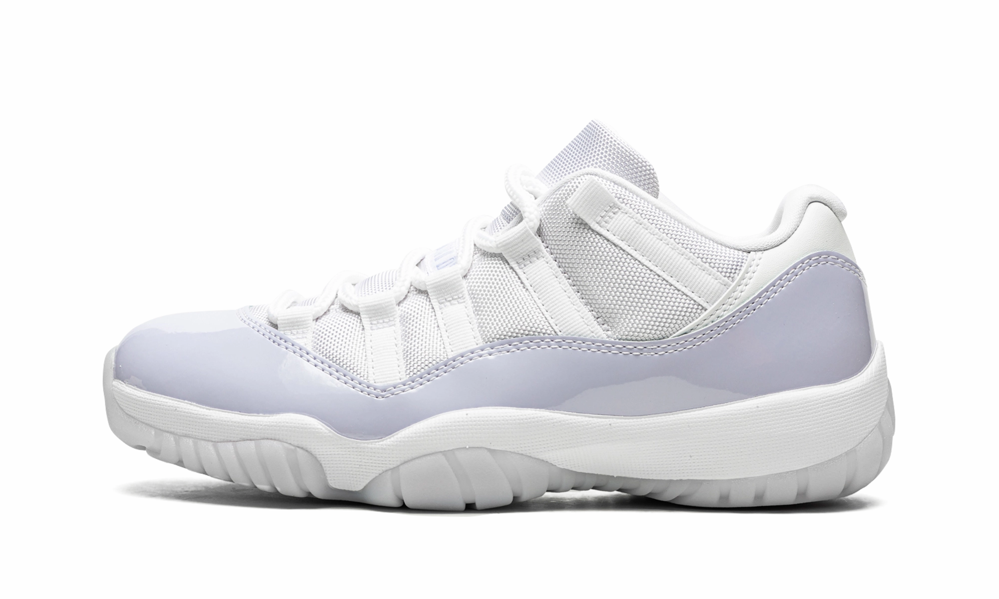 Posture - correction AIR JORDAN 11 LOW WMNS "Pure Violet"