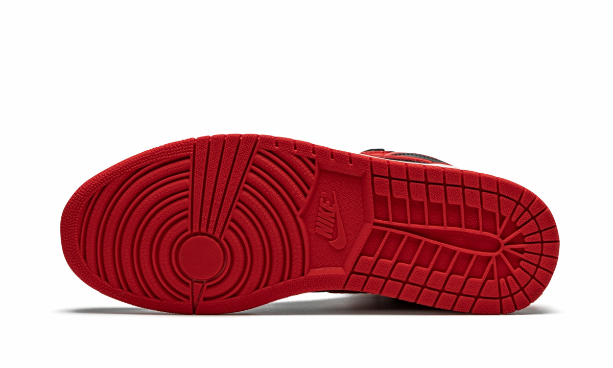 Air Jordan 1 Retro "BRED 01'" Everyday Wear Glam fit