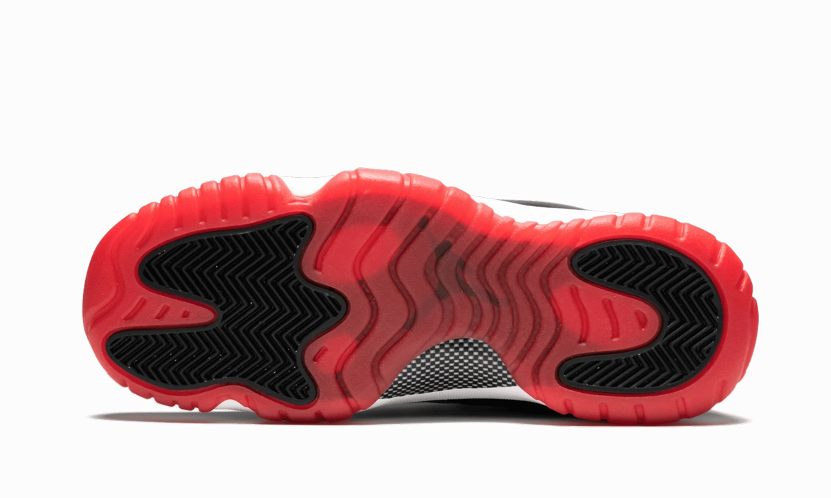 Running Mechanics Air Jordan 11 Retro Low GS "Bred"