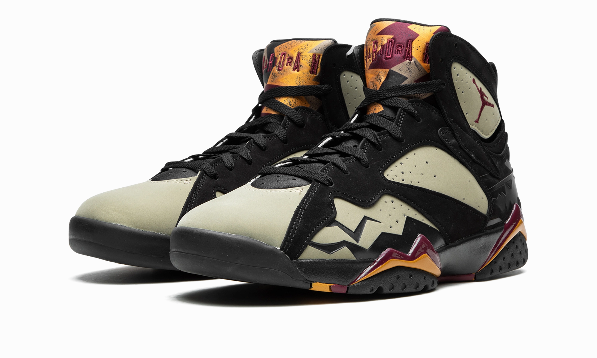 Air Jordan 7 SE "Black Olive" low - cut running shoes