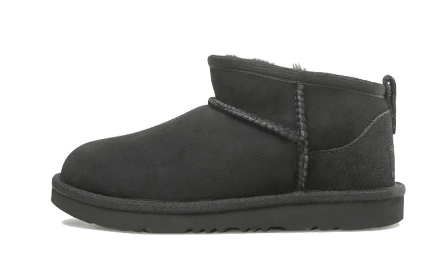 Leg Focus UGG Classic Ultra Mini Boot Black (Kids)
