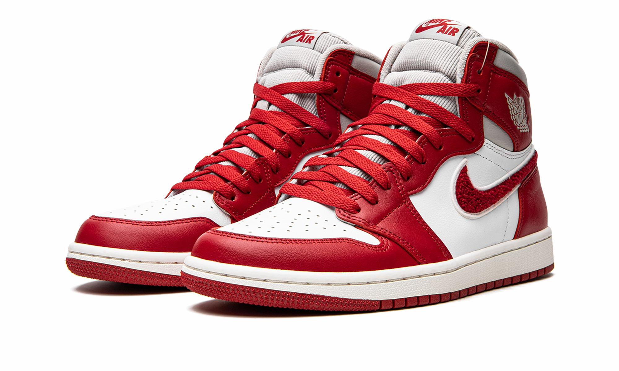 AIR JORDAN 1 HIGH OG WMNS "Newstalgia" Retro-inspired silhouette Comfort sole