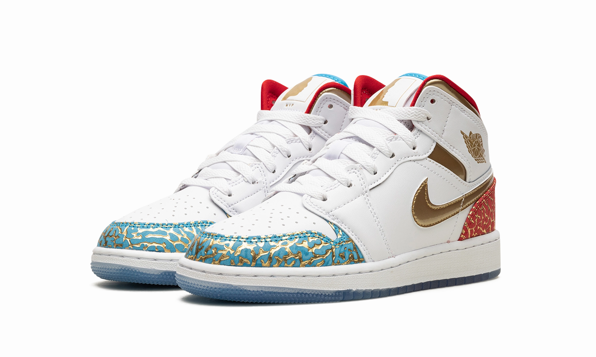 Casual Moves Iconic Style Air Jordan 1 Mid GS "UNC To Chicago"