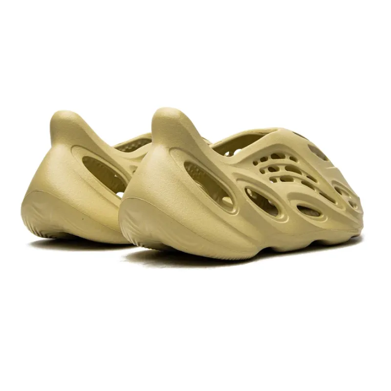 Yeezy Foam Runner Sulfur Calm Walk
