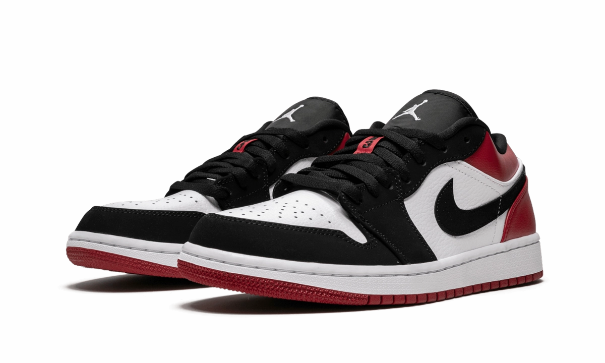 Air Jordan 1 Low "Black Toe" Fitness Trail