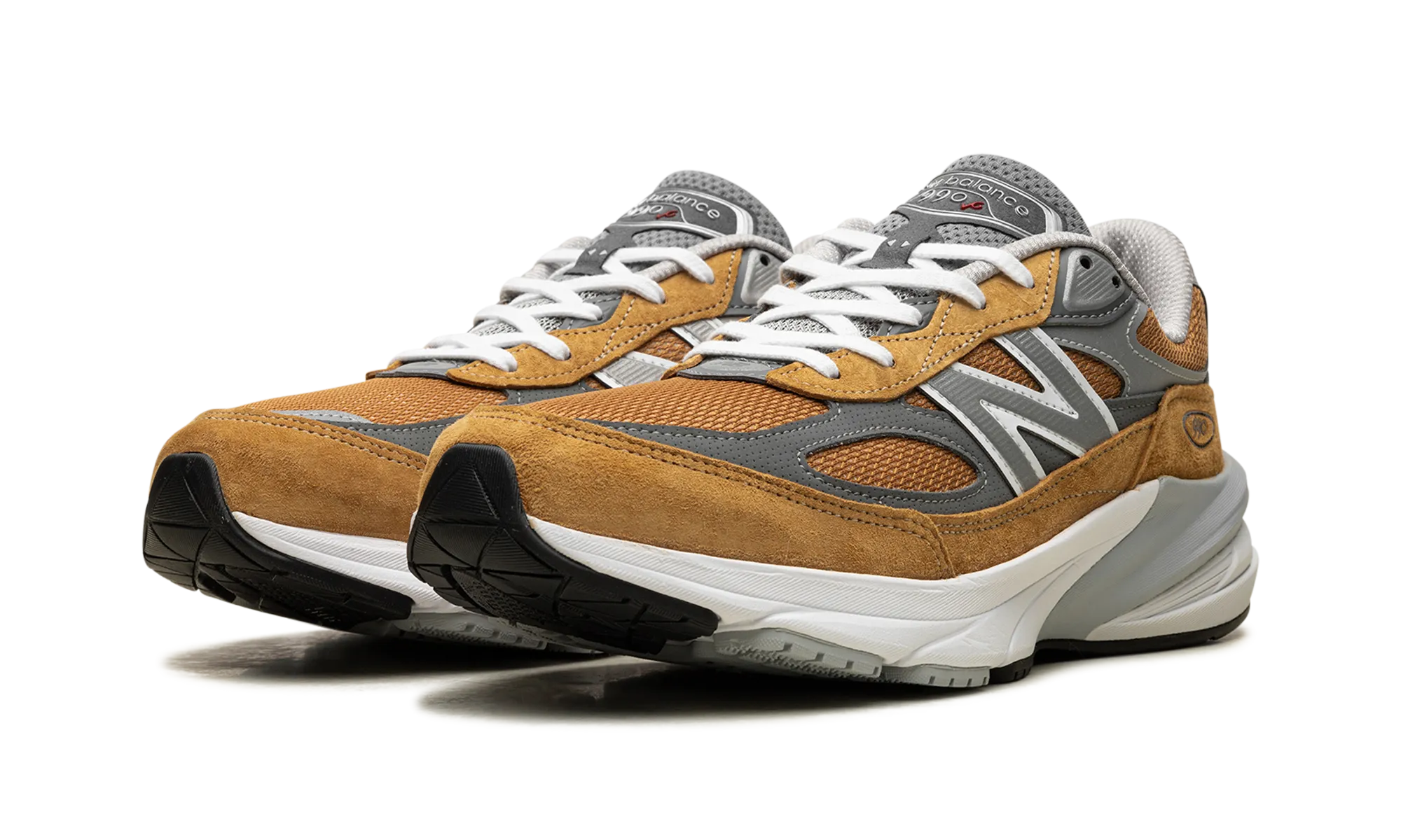 morale - enhancing cushioning shoes 990V6 "Workwear Grey"