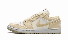 Air Jordan 1 Low WMNS "Team Gold / Sail" Neutral Fit
