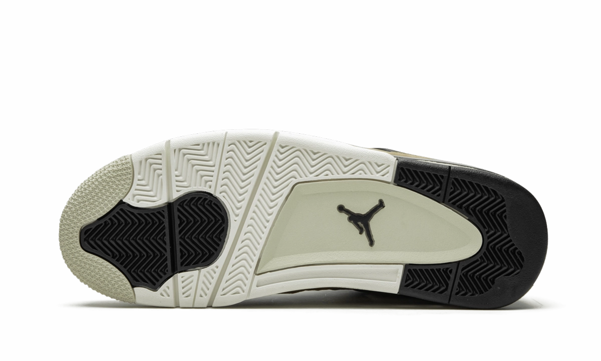 Motion Ready Seamless grip Air Jordan 4 WMNS "Mushroom"