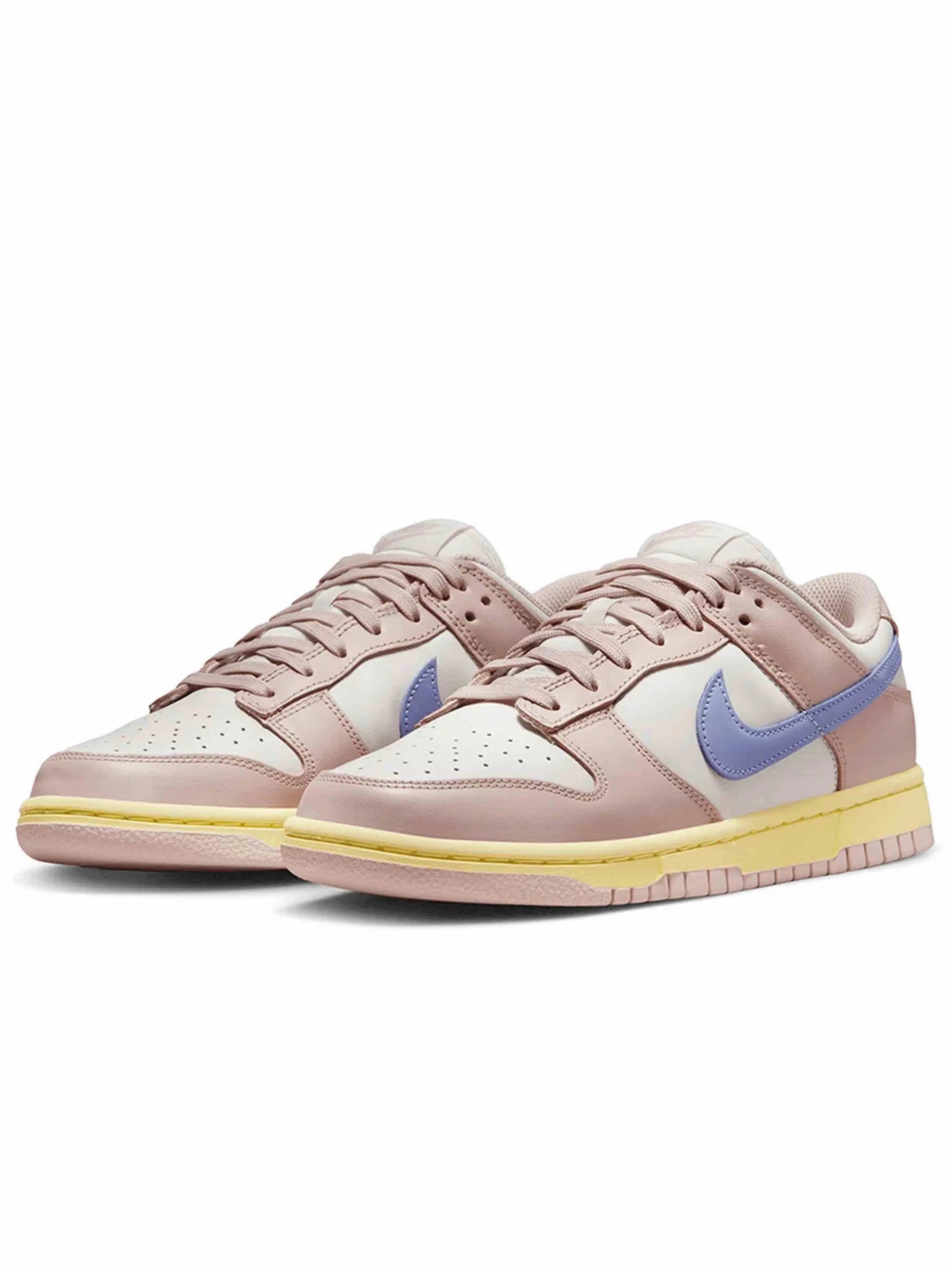 fitness event running gear grass - field - runner Nike Dunk Low Pink Oxford (W)