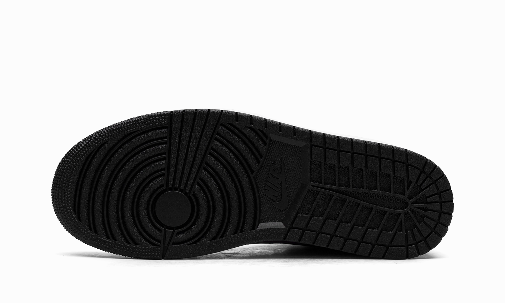 Weather resistant Air Jordan 1 Hi Flyease "Wild Berry"