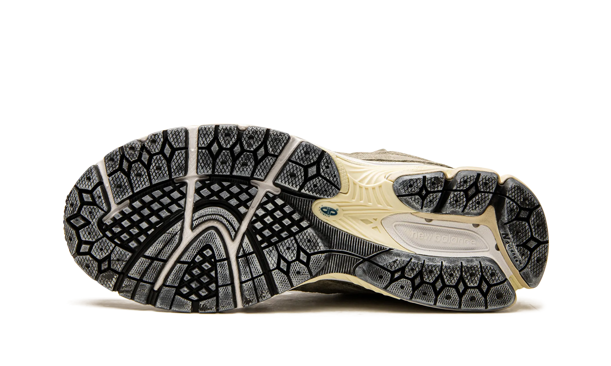 2002R "Protection Pack - Mirage Grey" Easy Hike Alley Path