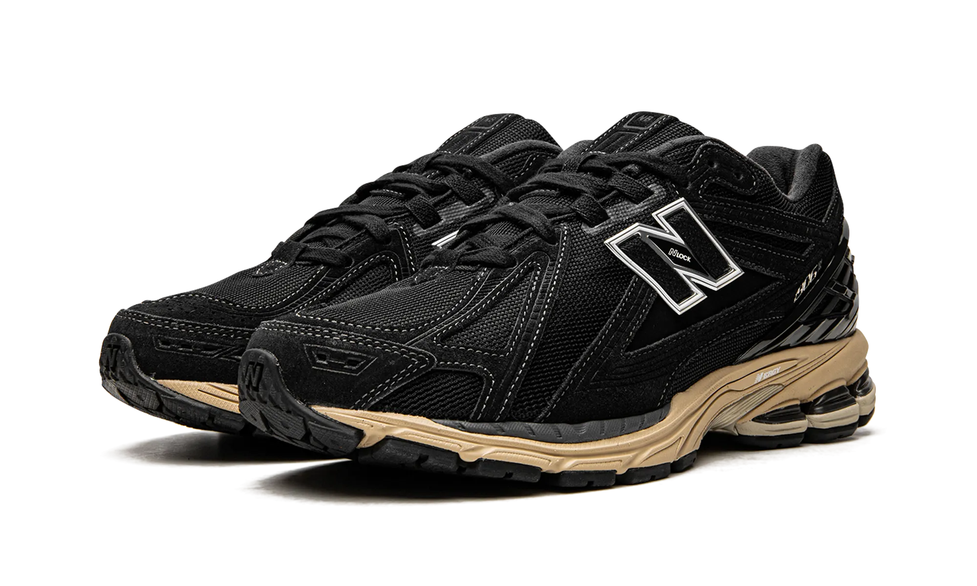 1906R "Black Cream" Park Hike Dad Style