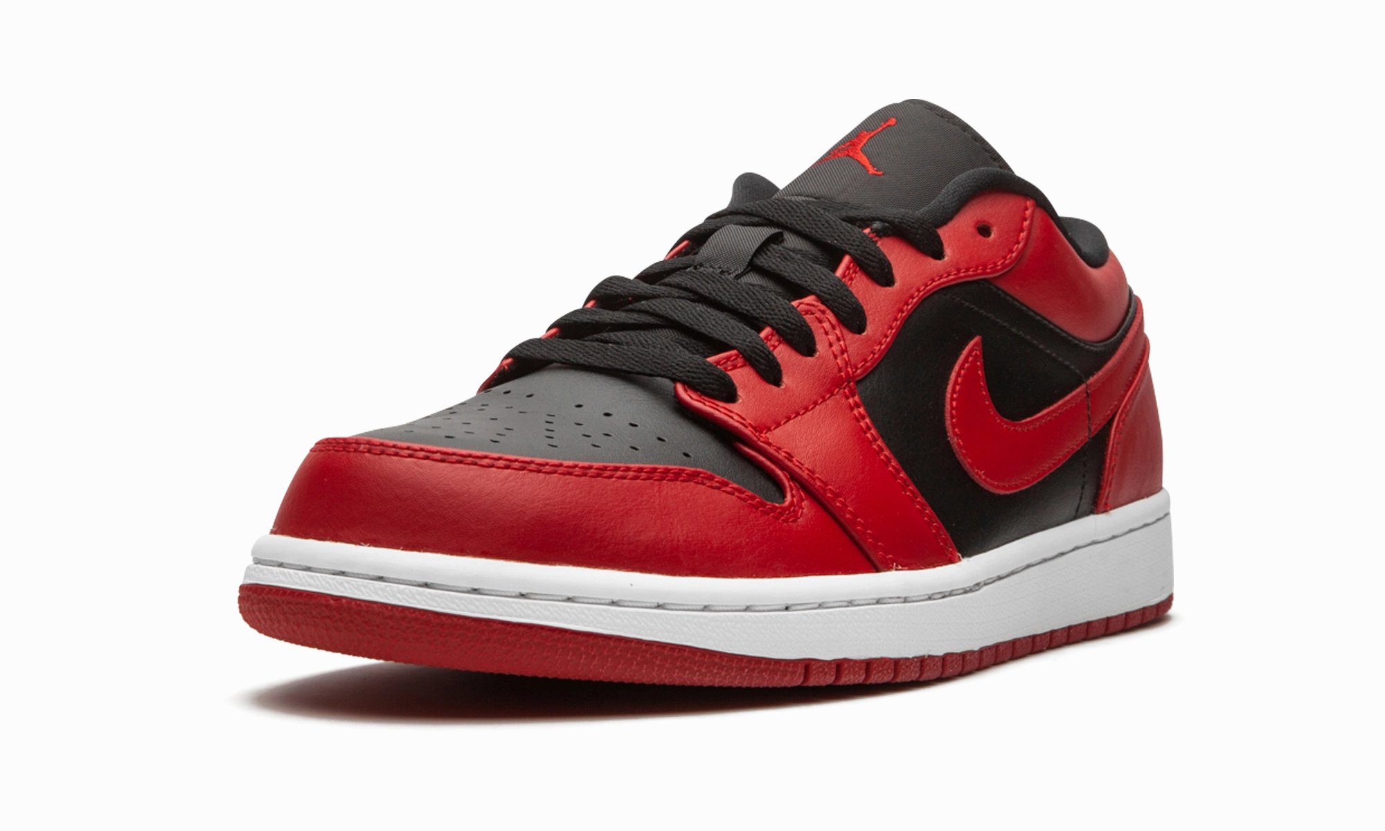 Stylish performance Jordan 1 Low "Reverse Bred"
