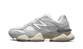 9060 "Light Grey White" Foot Form foam - filled - feature shoes