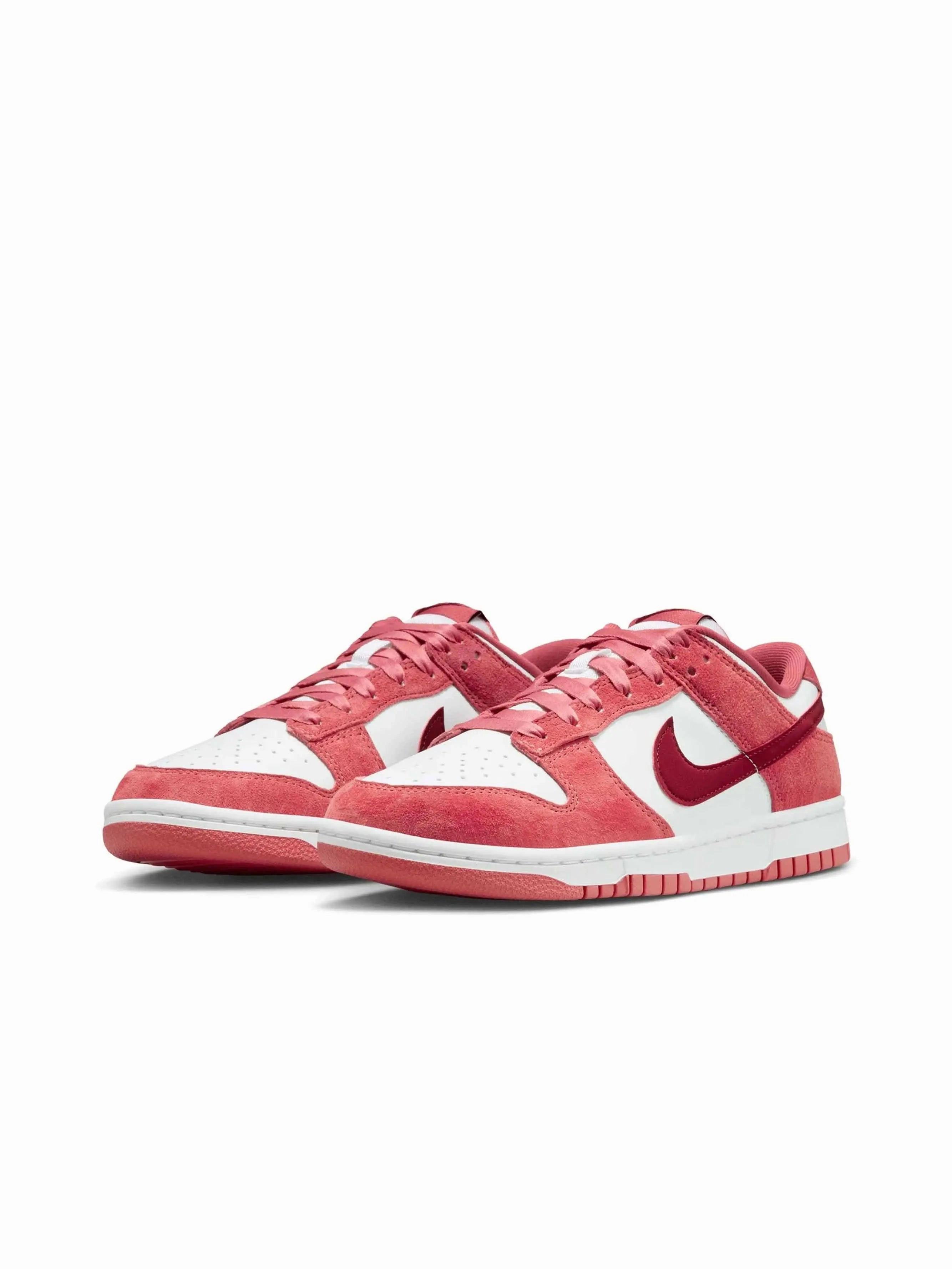 custom - fit running option Nike Dunk Low Valentine's Day (2024) (W)