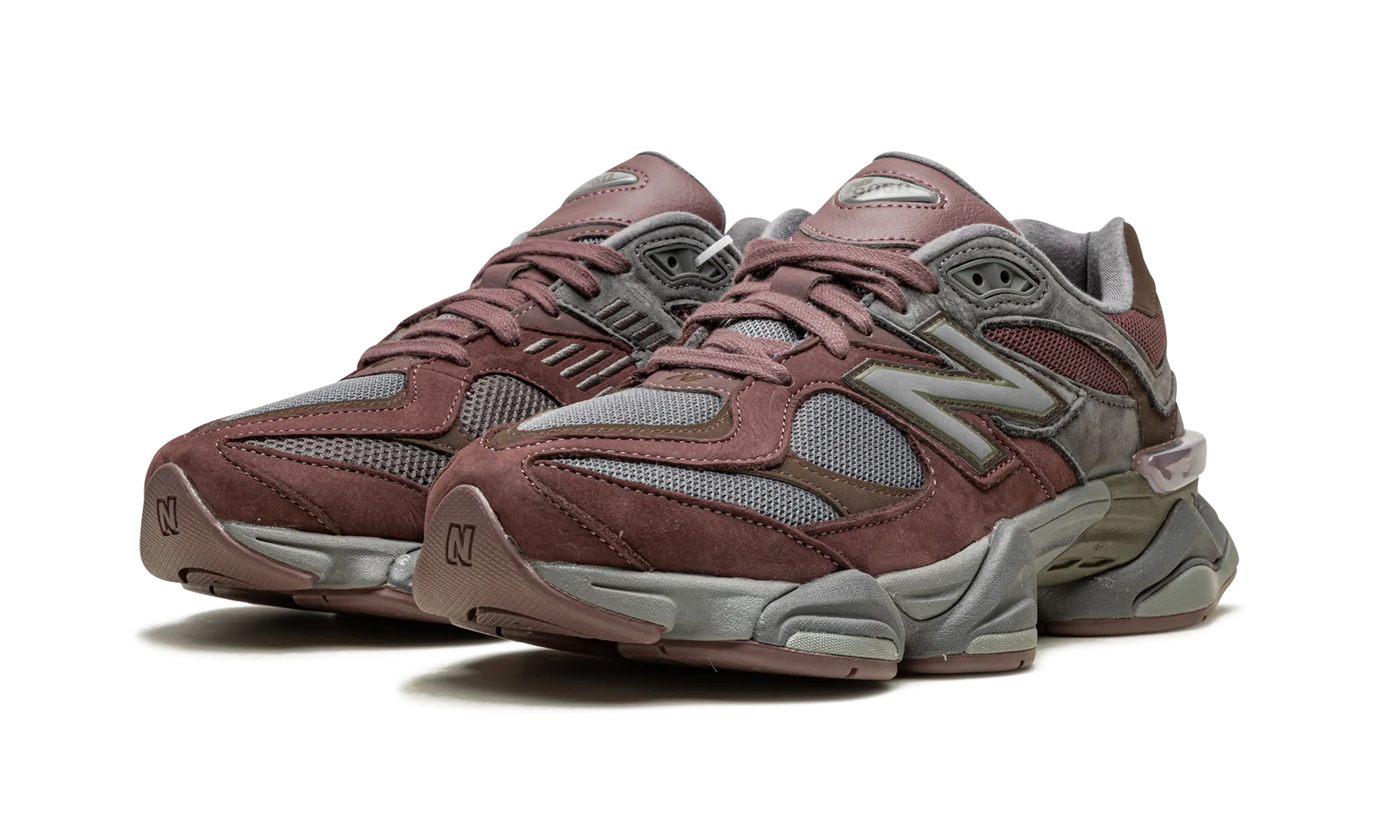 elastic materials running in a racecourse 9060 "Truffle"