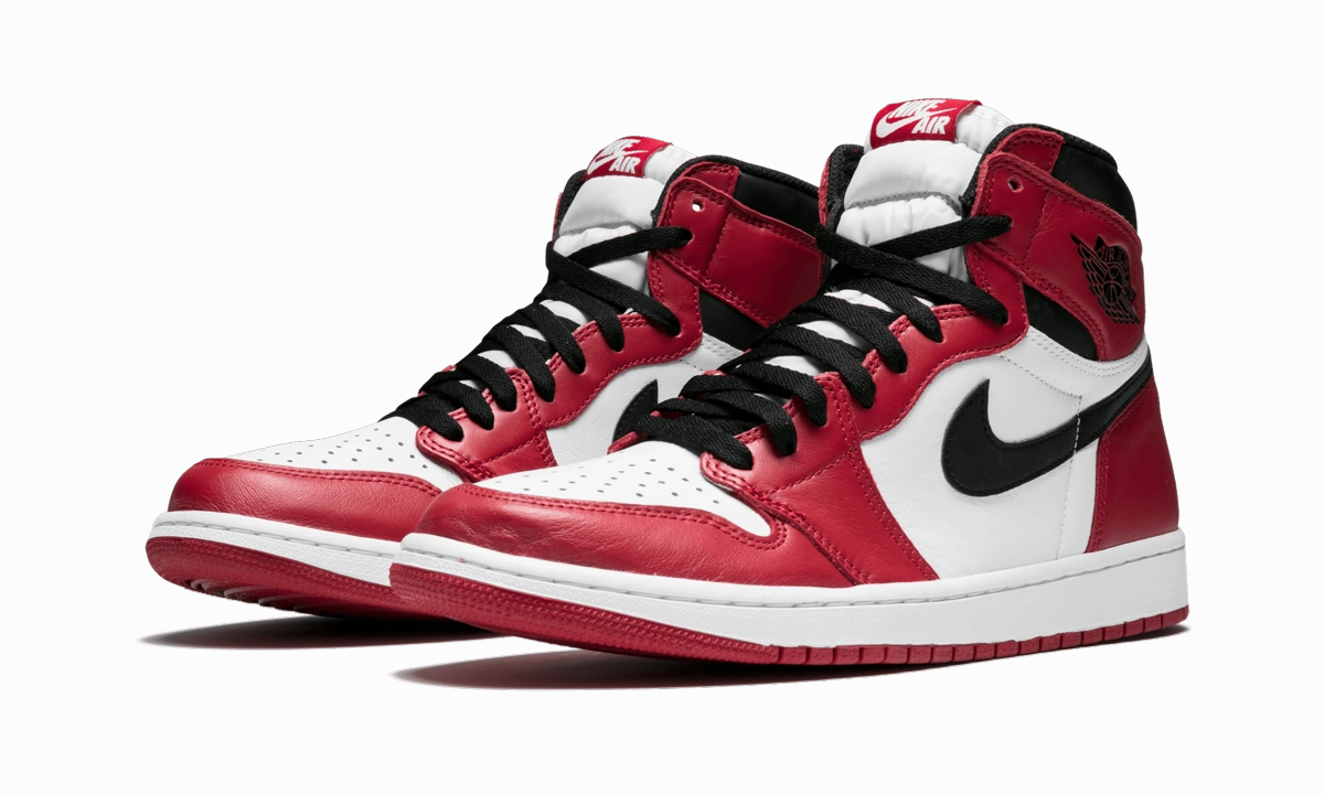 Light Steps Chill Walks Air Jordan 1 Retro High OG "Chicago"