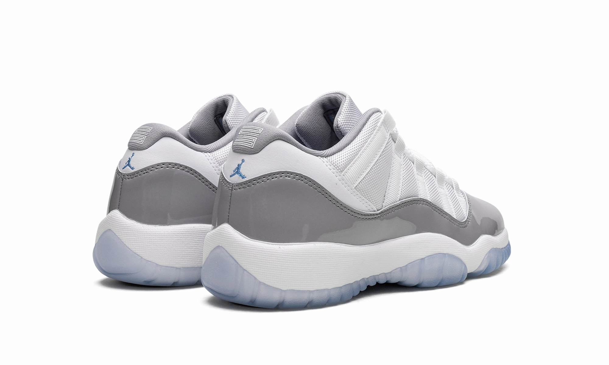 running in light rain shoes Air Jordan 11 Low GS "Cement Grey"