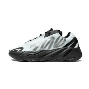 Fitness Trail adidas Yeezy Boost 700 MNVN Blue Tint