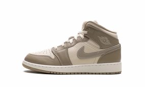 Air Ventilation Air Jordan 1 Mid GS "Legend Brown"