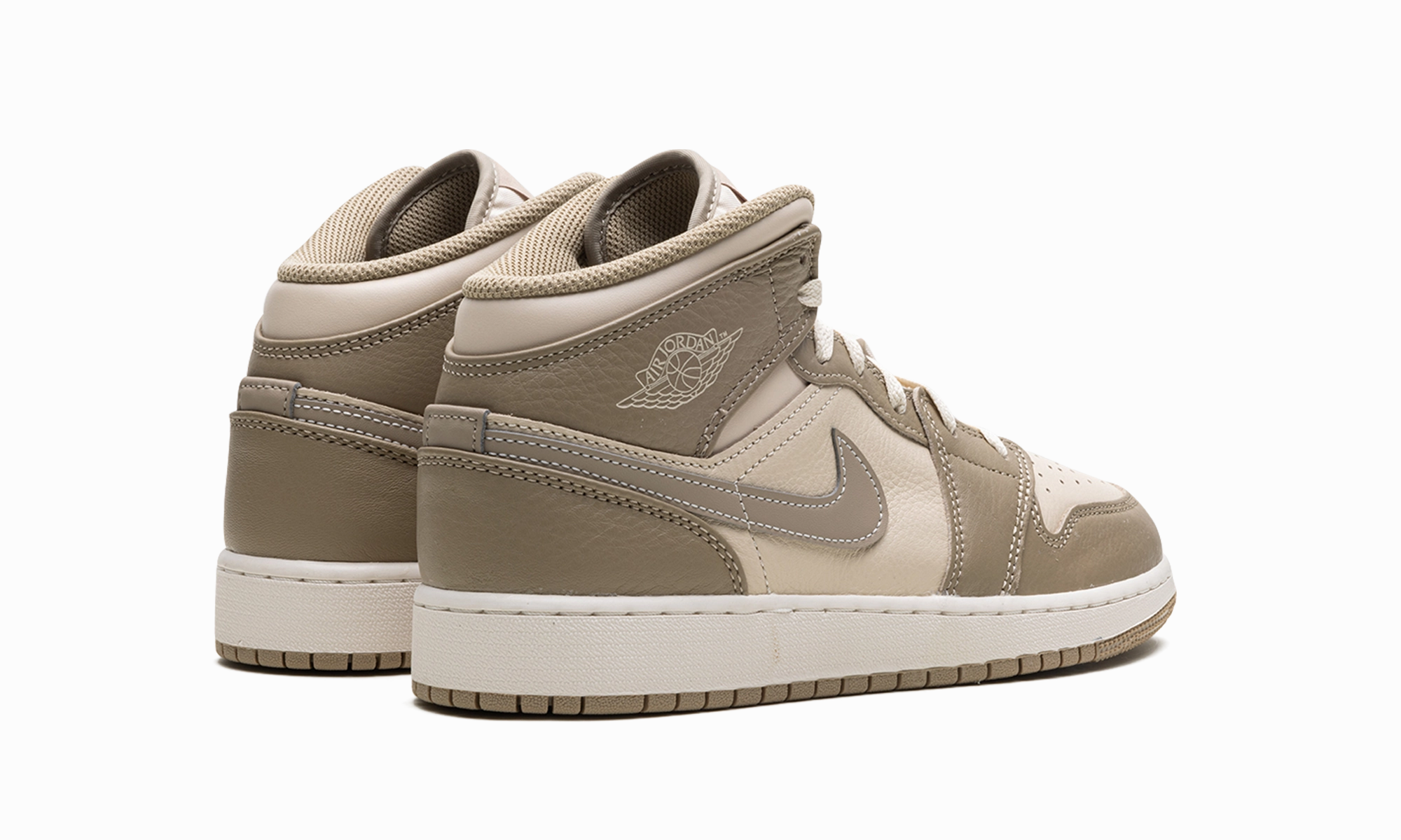 High impact Optimal ease Air Jordan 1 Mid GS "Legend Brown"
