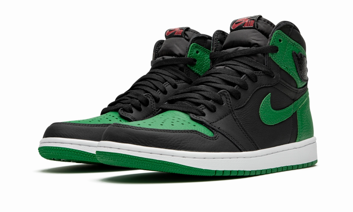 Air Jordan 1 Retro High "Pine Green 2.0" Lifestyle Trend Motion control