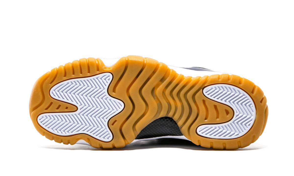 night runs Air Jordan 11 Retro Low GS "Midnight Navy"