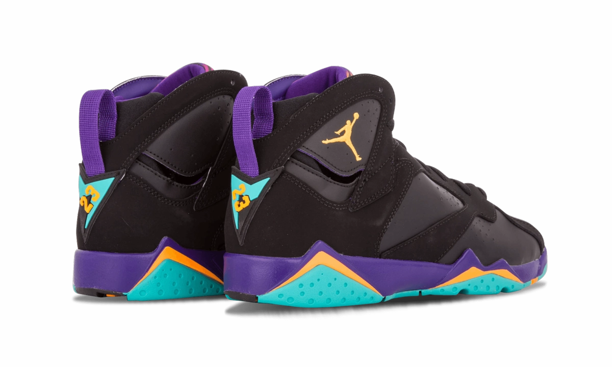 Air Jordan 7 Retro 30th GS "Lola Bunny" permanent shoes