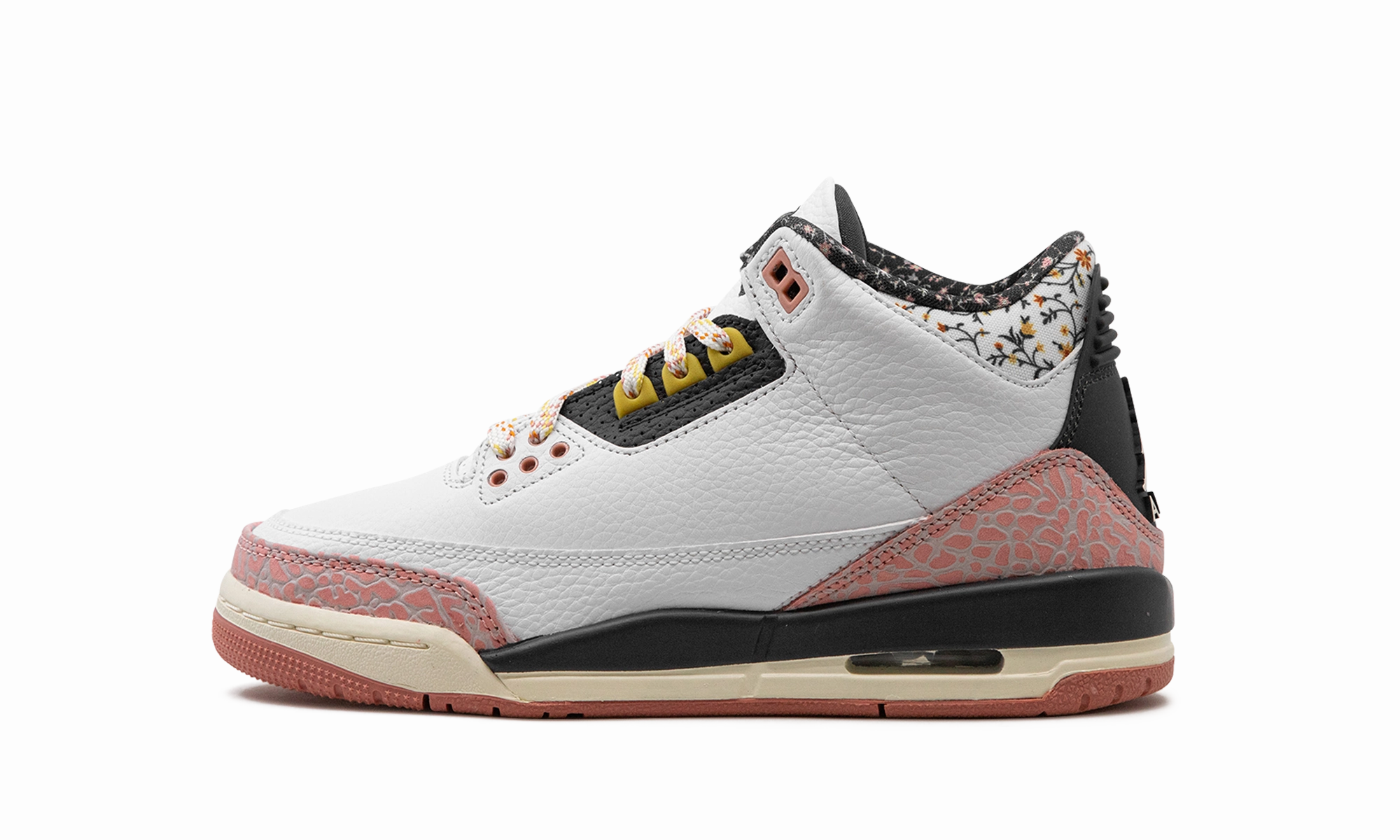 Air Jordan 3 GS "White/Red Stardust" Cushioned ride