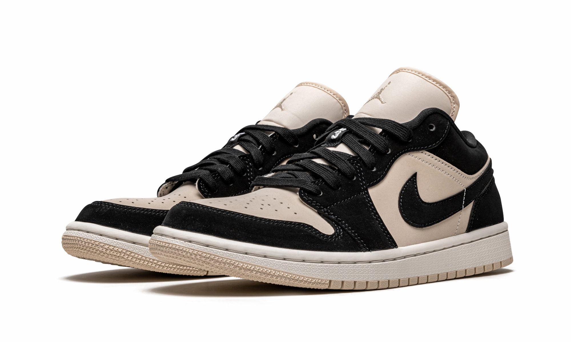 Ergonomic Build Flexible Outsole Air Jordan 1 Low WMNS "Black Guava Ice"