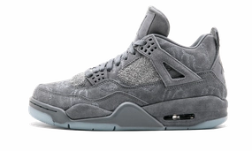 Air Jordan 4 Retro "Kaws" Maximum look