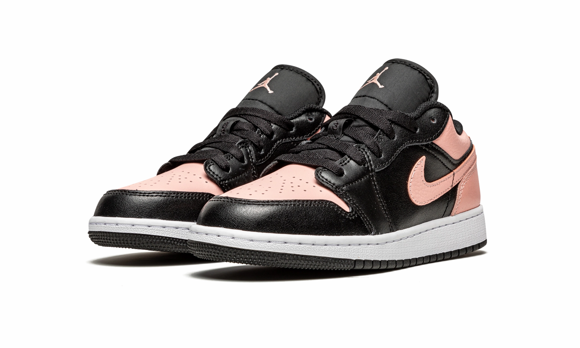 Air Jordan 1 Low GS "Black / Arctic Orange" Urban Cool Foot Motion