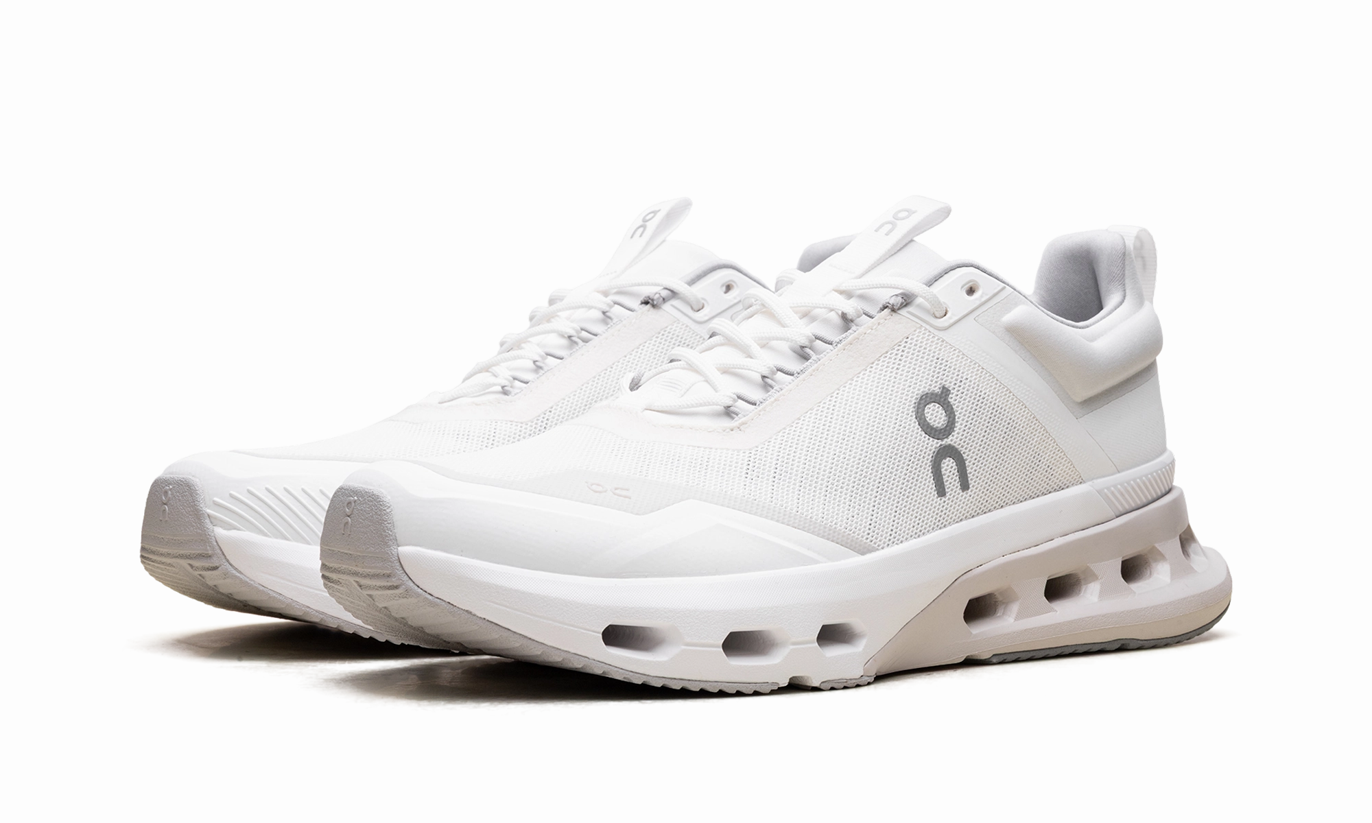 pre - workout brushed - finish - design shoes Cloudnova X "White Glacier"