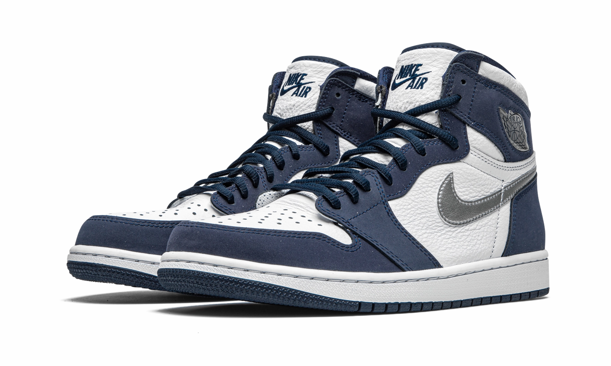 Iconic wear Air Jordan 1 Retro High CO.JP "Midnight Navy"