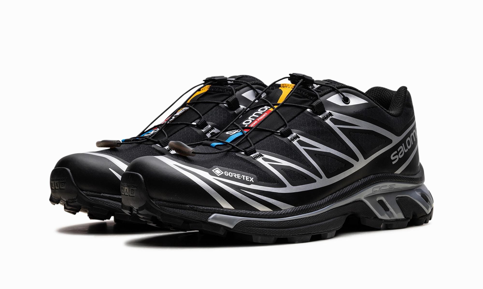 XT-6 Gore-Tex "Black Silver" running in groups