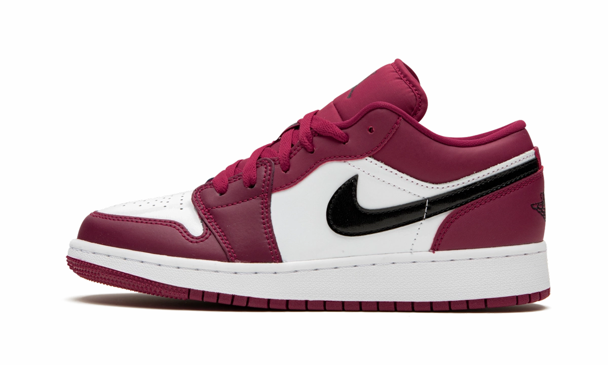 Air Jordan 1 Low GS "Noble Red" Vibrant lining Slip On