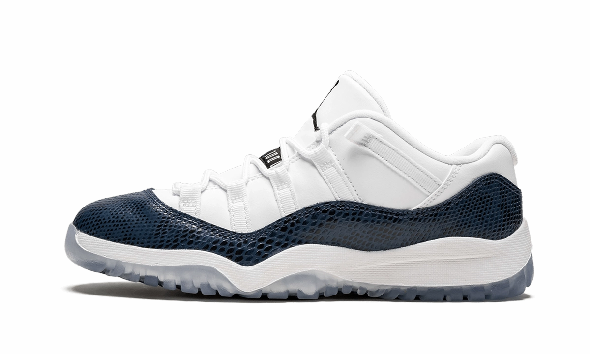 Jordan 11 Retro Low LE PS "Navy Snakeskin" running shoes for trail races