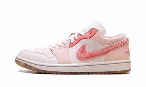 Shock-absorbent silhouette Sculpted durability Jordan 1 Low SE WMNS "Mighty Swooshers Pink"