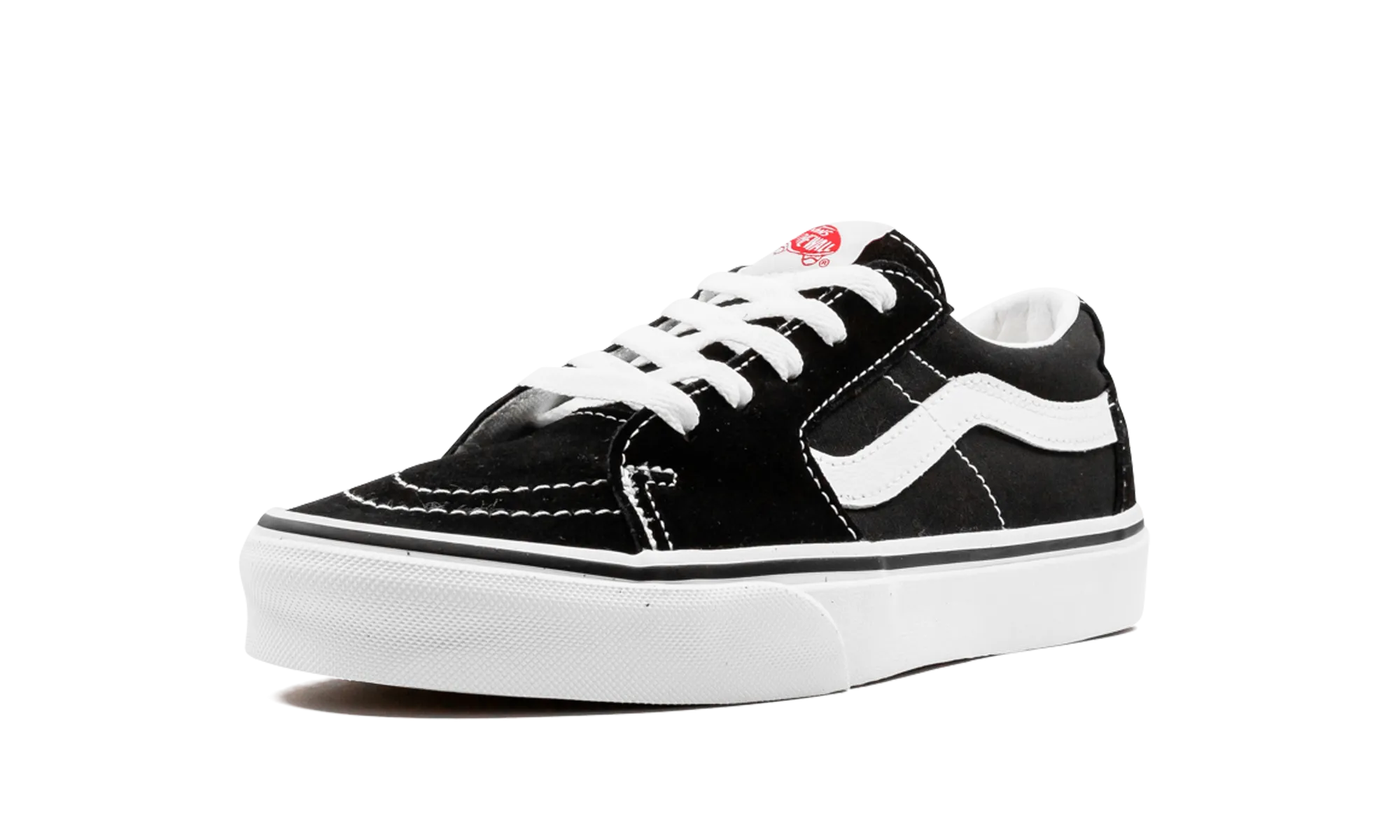 Sk8-Low "Black / White" Minimal Look Range Jog