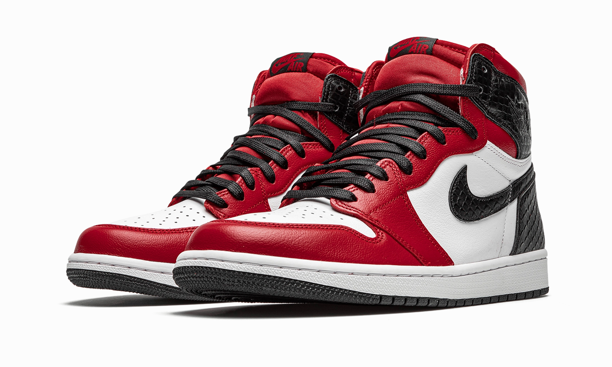 Effortless Wear AIR JORDAN 1 HIGH RETRO WMNS "Satin Snake"