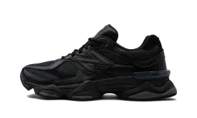 9060 "BLACK" running in a movable bridge area shoes heavy - duty rubber shoe substance