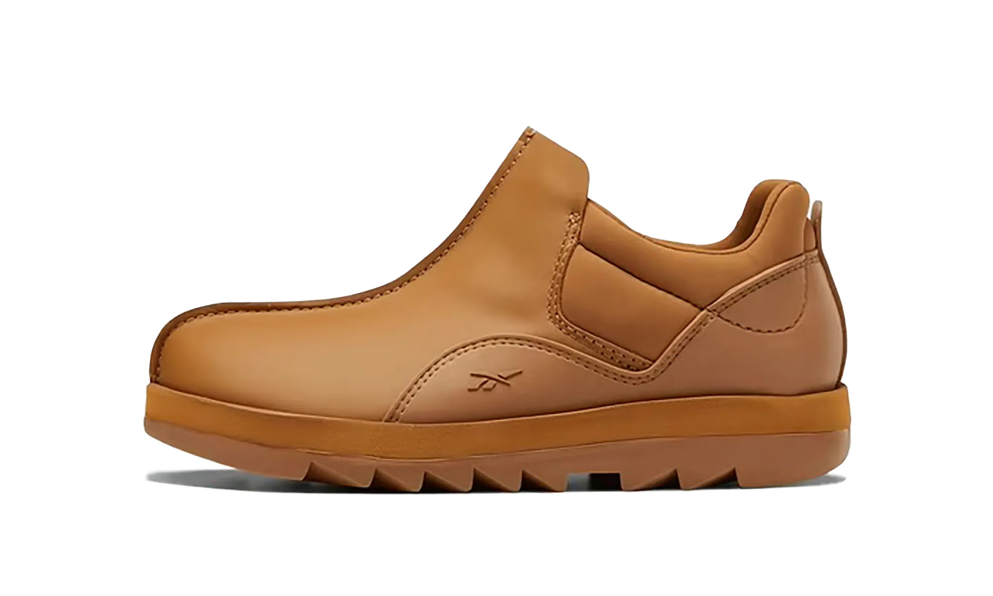 BEATNIK MOC "Brown" running in a marina area shoes