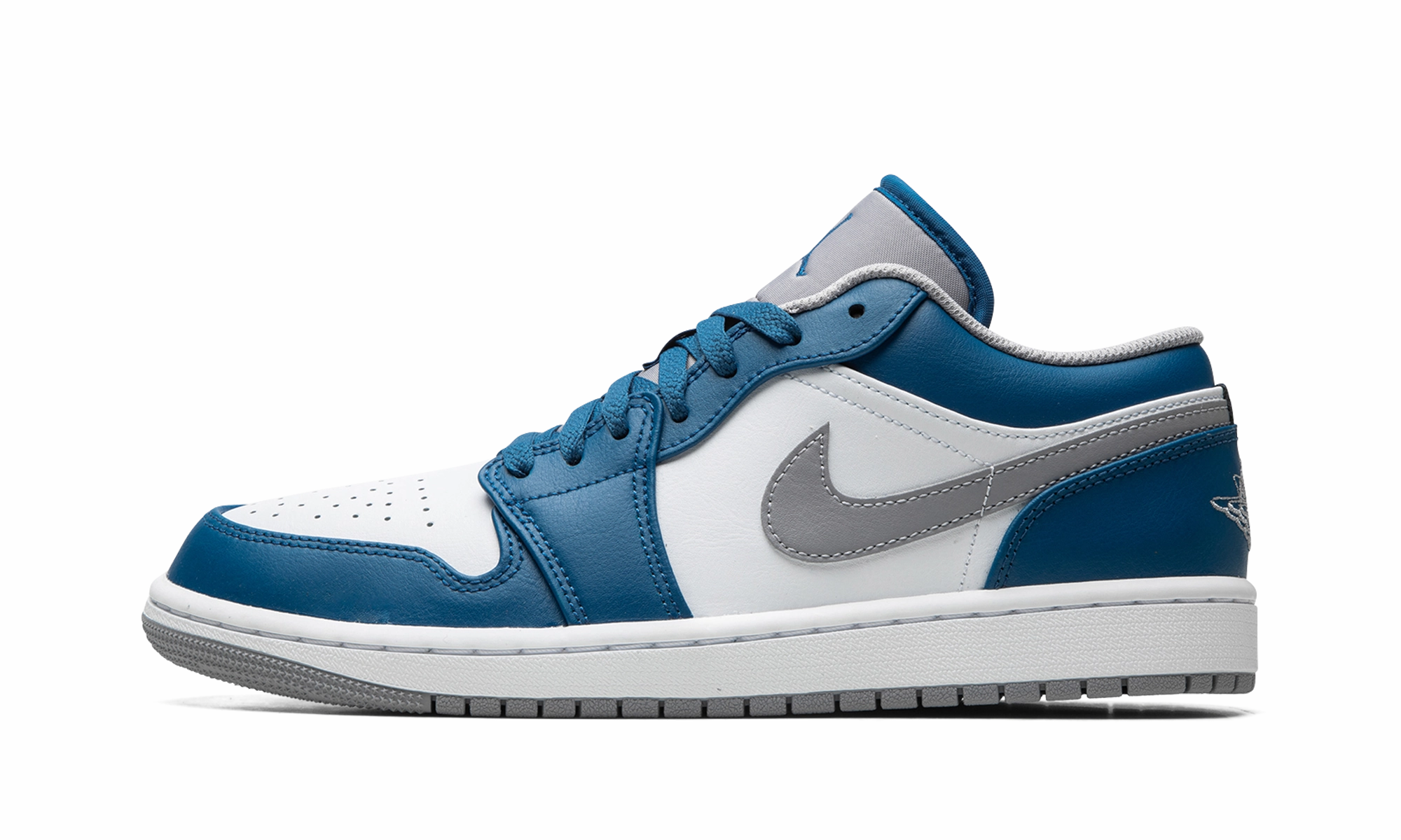Slip-resistant support Enhanced comfort Air Jordan 1 Low "True Blue"
