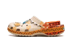 Classic Clog "Disney Moana - Tan / Red" Athletic Footwear
