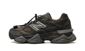 9060 "Blacktop/Dark Moss/Black" Flexible Fit Night Run