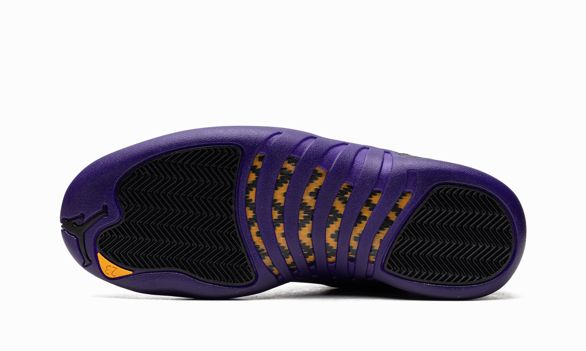 Air Jordan 12 "Field Purple" park - running