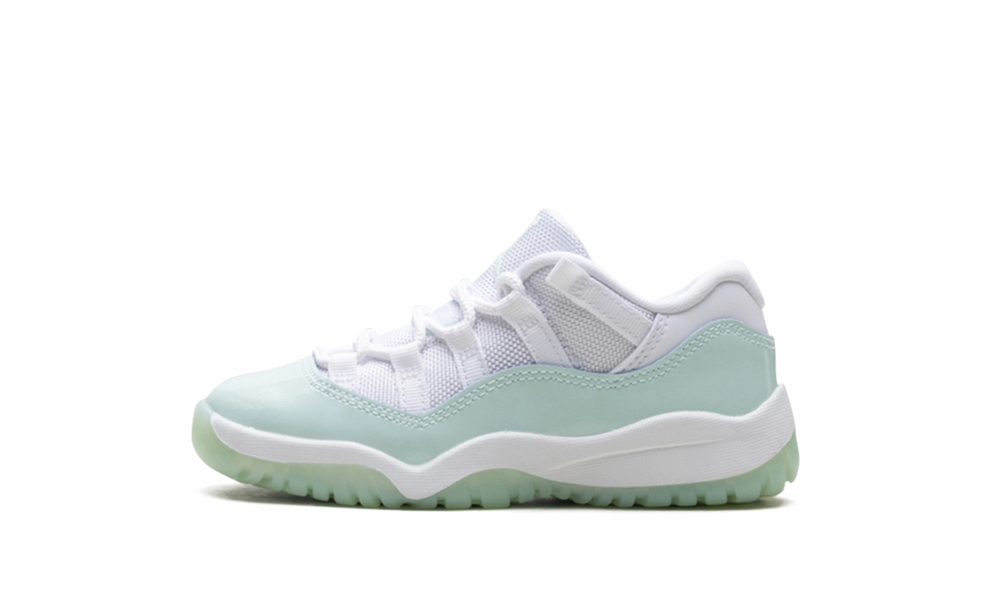 Air Jordan 11 Low PS "Igloo" city running shoes foot - stability running shoes